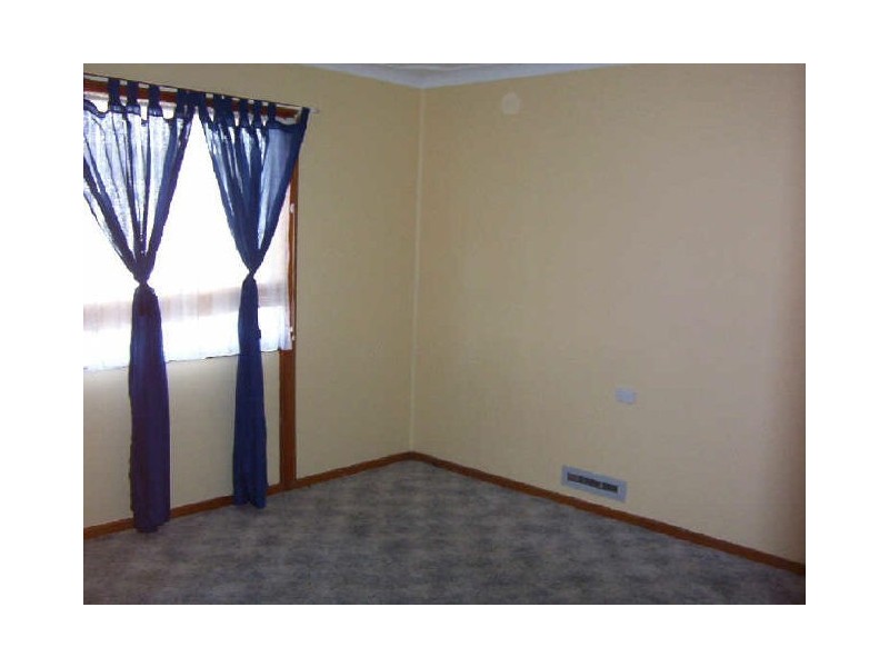 13 Nichols Street, Goulburn NSW 2580