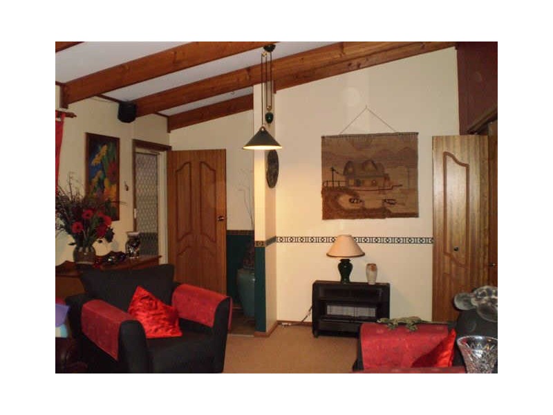 64 Grovenor Street, Gunning NSW 2581