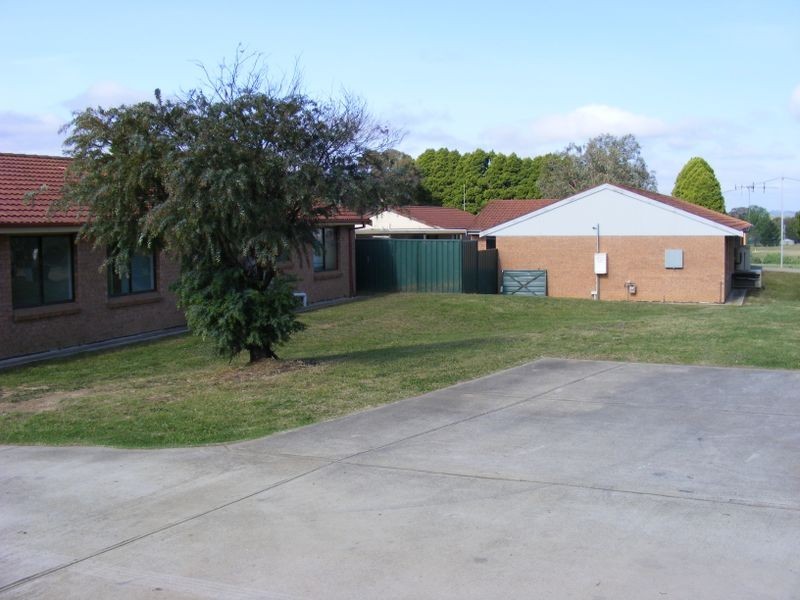 Villas 1-5 Wollondilly Avenue, Goulburn NSW 2580