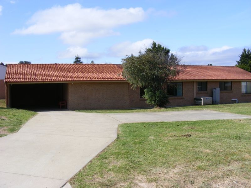 Villas 1-5 Wollondilly Avenue, Goulburn NSW 2580