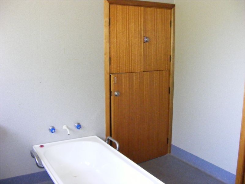 Villas 1-5 Wollondilly Avenue, Goulburn NSW 2580