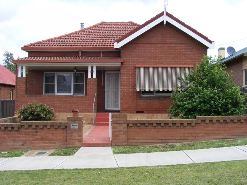 6 Glebe Avenue, Goulburn NSW 2580