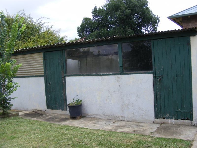 6 Glebe Avenue, Goulburn NSW 2580