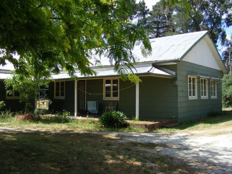 2A & 2B Cooper Street, Gunning NSW 2581