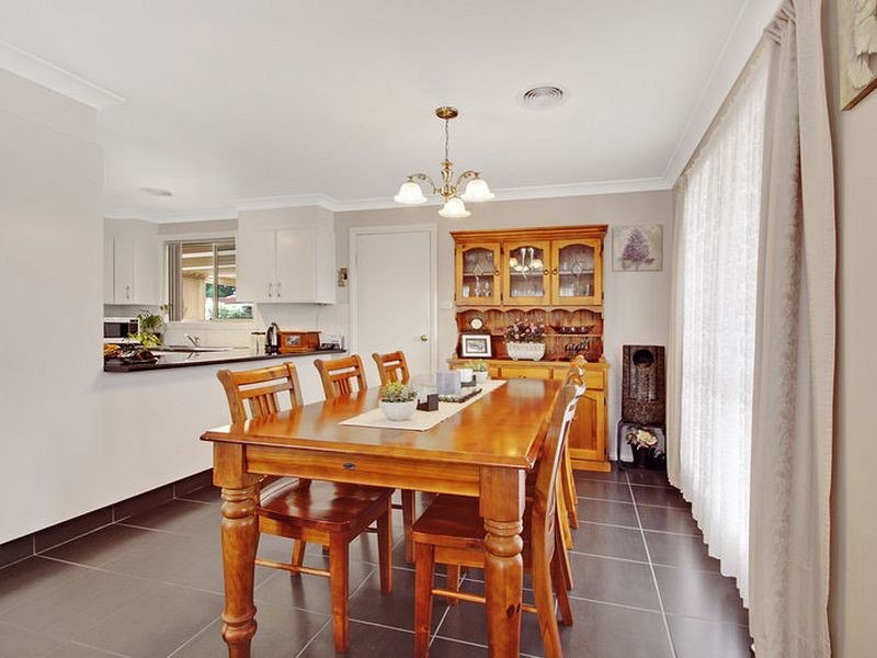 8 Paradise Place, Goulburn NSW 2580