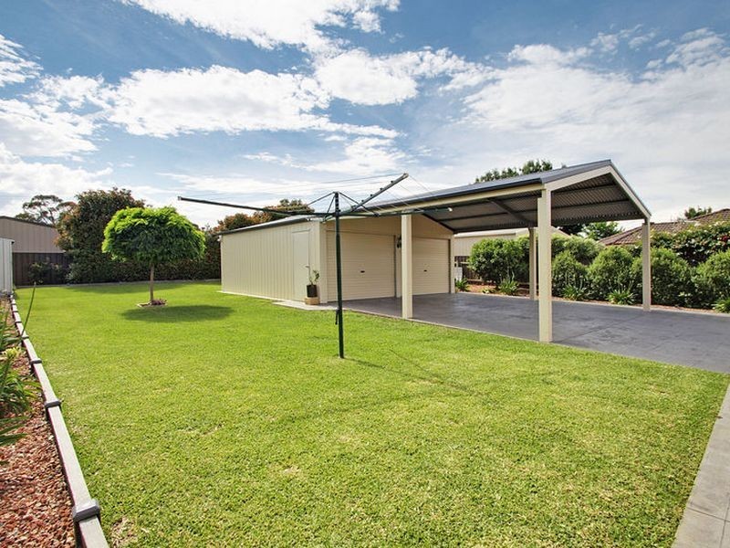 8 Paradise Place, Goulburn NSW 2580