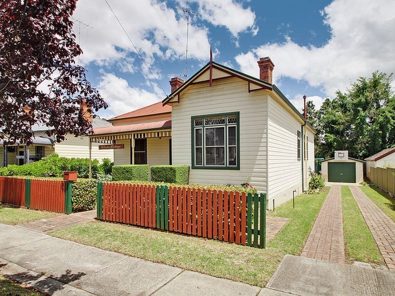 90 Clinton Street, Goulburn NSW 2580