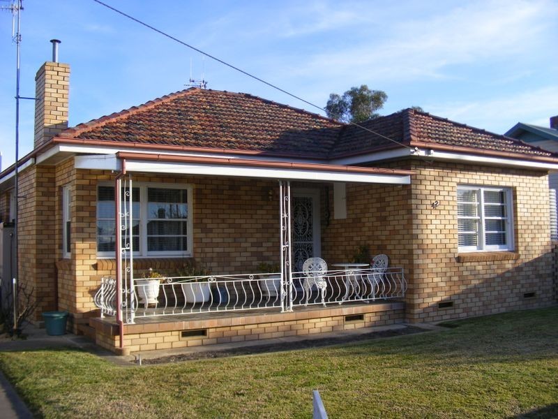 42 Opal Street, Goulburn NSW 2580