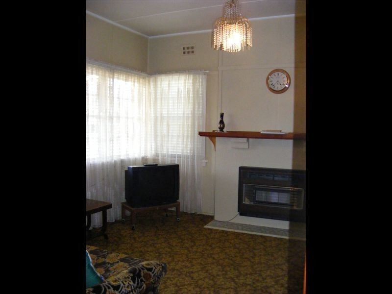 42 Opal Street, Goulburn NSW 2580