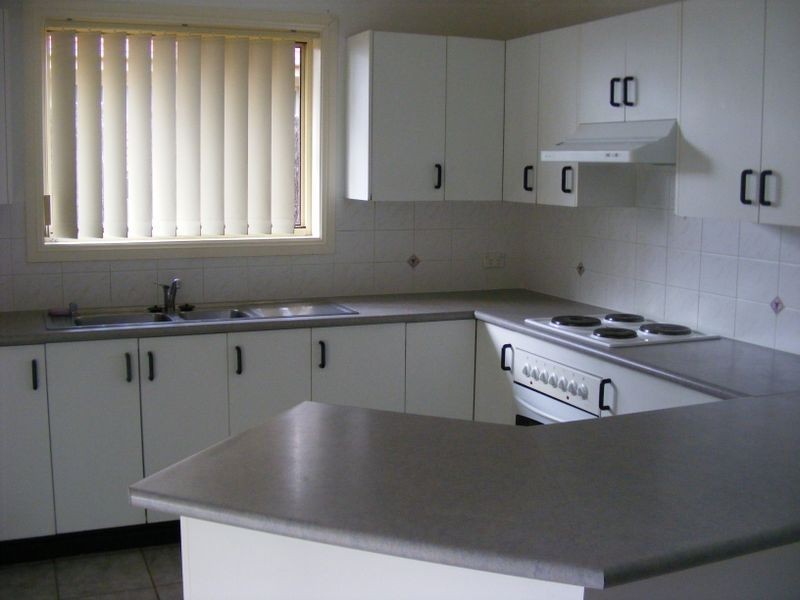 12 Samuel Place, Goulburn NSW 2580