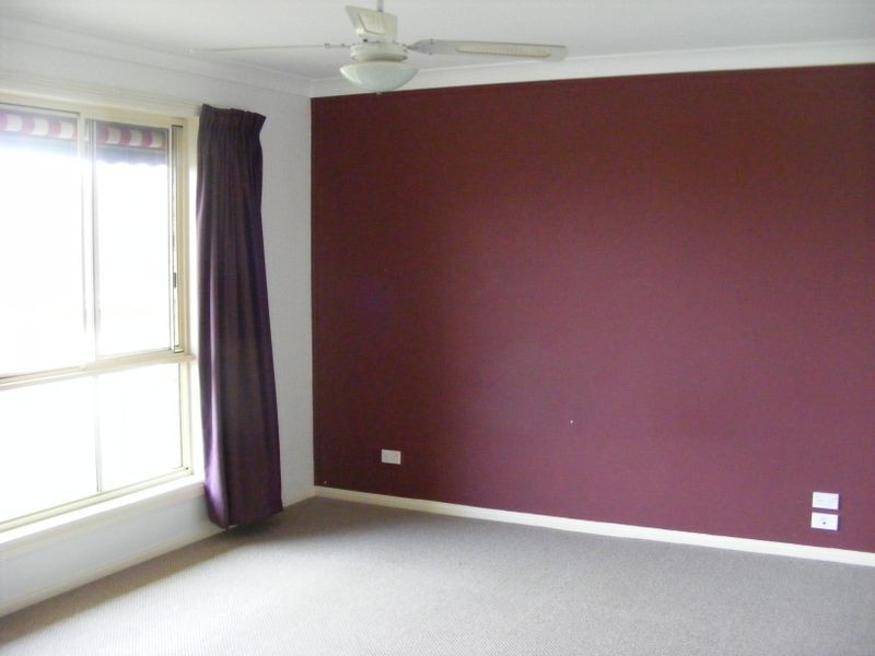 12 Samuel Place, Goulburn NSW 2580