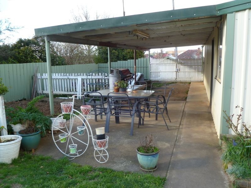 28 Wade Street, Crookwell NSW 2583