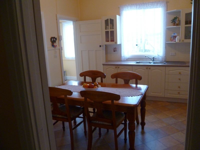 28 Wade Street, Crookwell NSW 2583