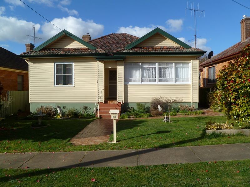 28 Wade Street, Crookwell NSW 2583