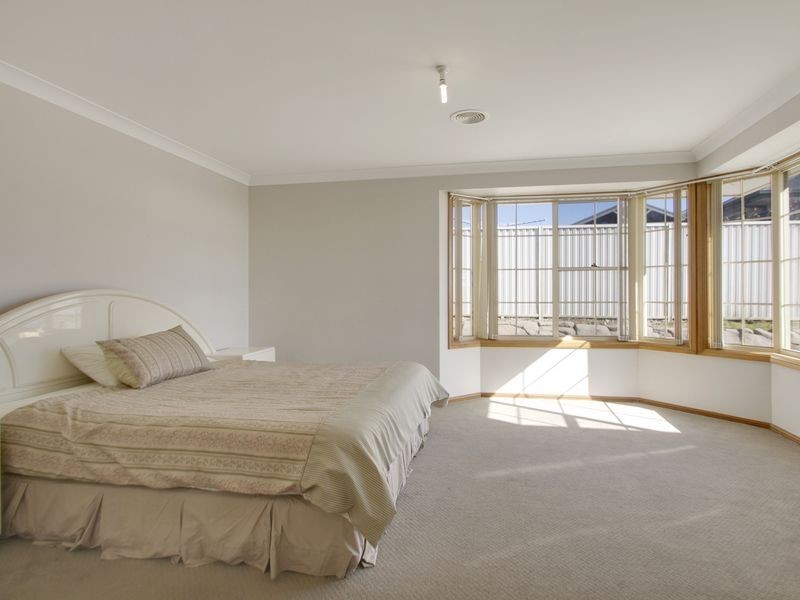 8 Abbey Road, Goulburn NSW 2580