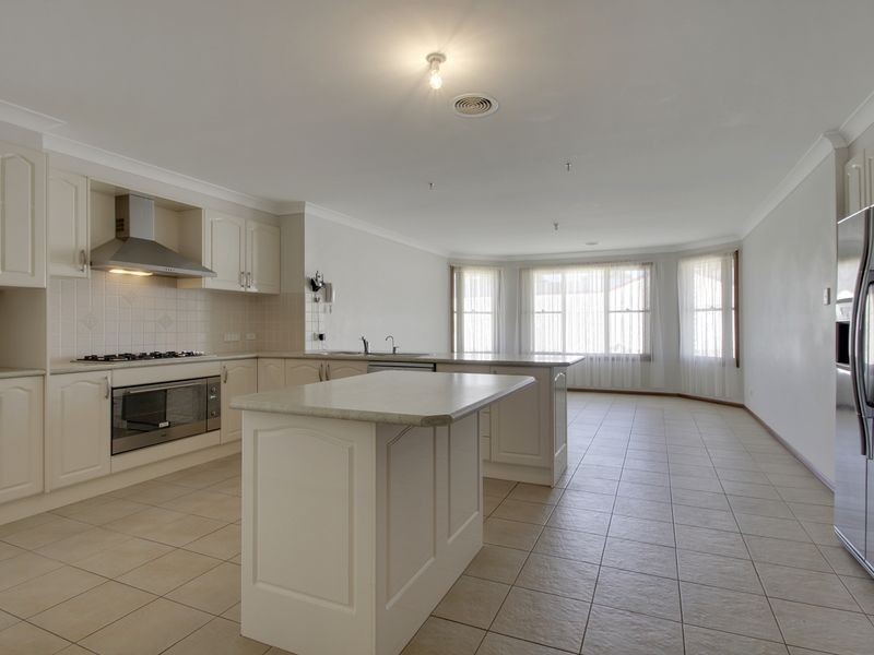 8 Abbey Road, Goulburn NSW 2580