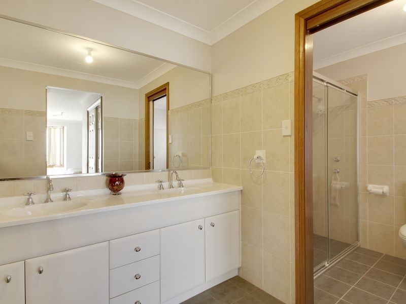 8 Abbey Road, Goulburn NSW 2580