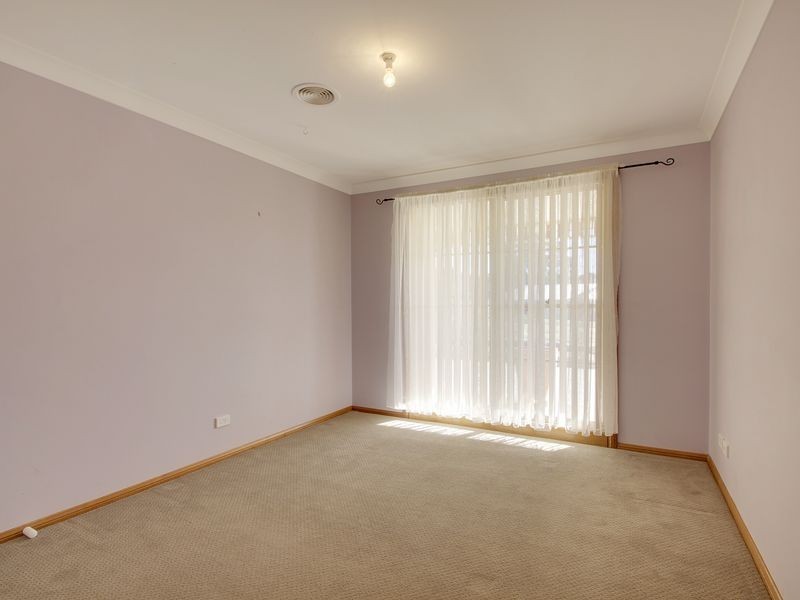 8 Abbey Road, Goulburn NSW 2580