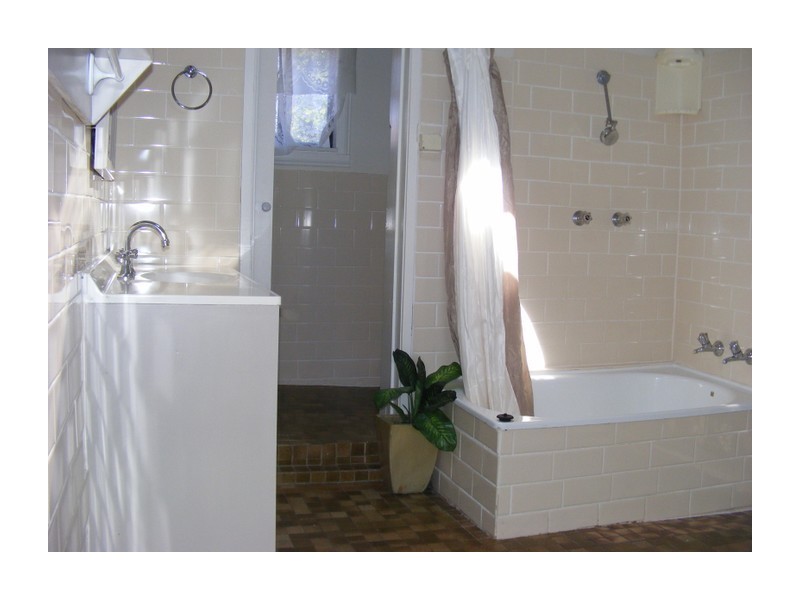102 Clifford Street, Goulburn NSW 2580