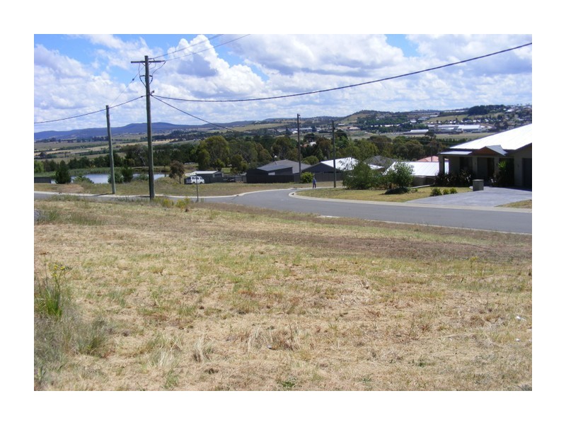 17 Melliodora Drive, Goulburn NSW 2580
