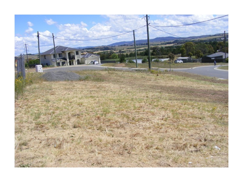 17 Melliodora Drive, Goulburn NSW 2580