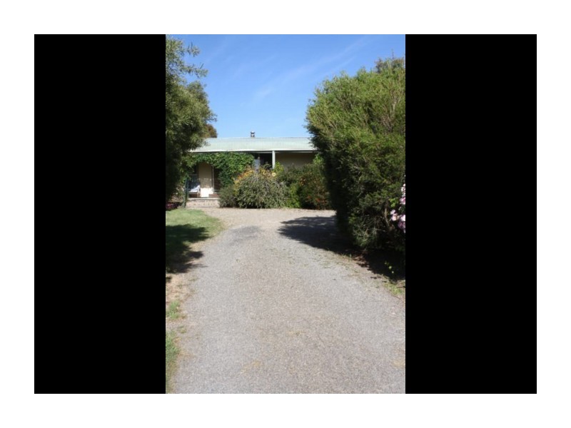 8 Caledonia Street, Crookwell NSW 2583