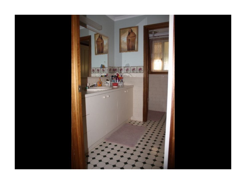 8 Caledonia Street, Crookwell NSW 2583