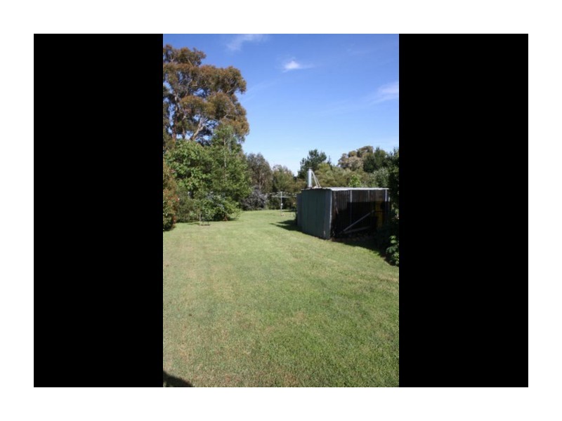 8 Caledonia Street, Crookwell NSW 2583