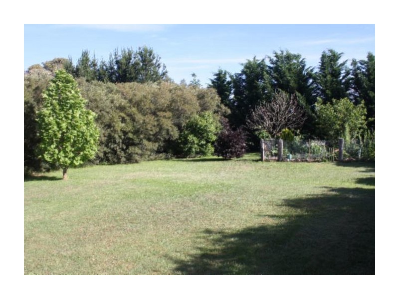 8 Caledonia Street, Crookwell NSW 2583