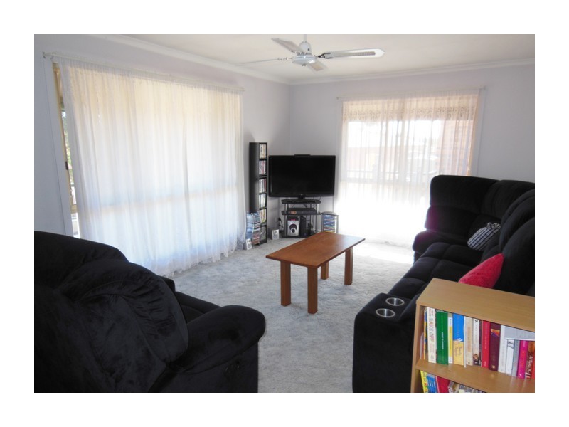 8 Leeson Street, Goulburn NSW 2580