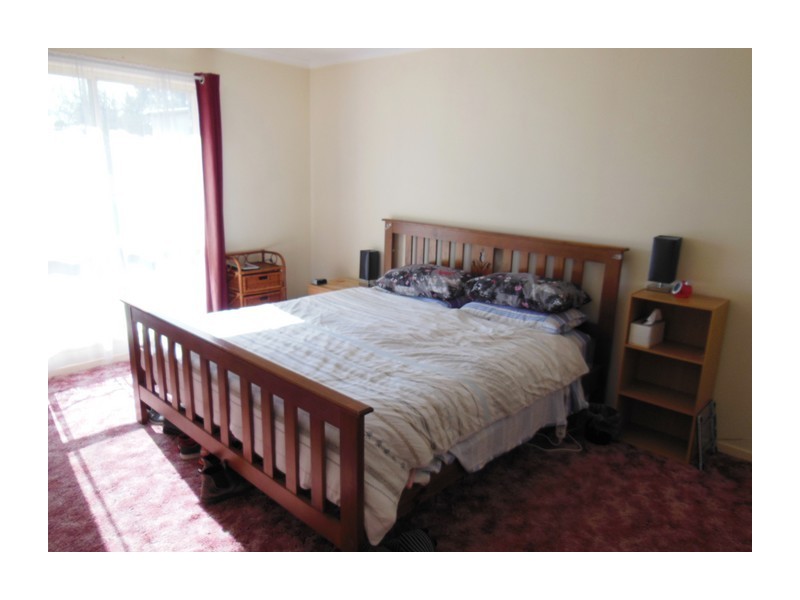 8 Leeson Street, Goulburn NSW 2580