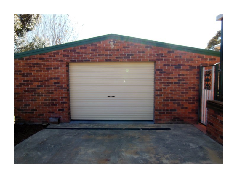 8 Leeson Street, Goulburn NSW 2580