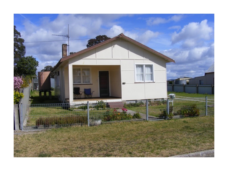 14 Goulburn Street, Marulan NSW 2579