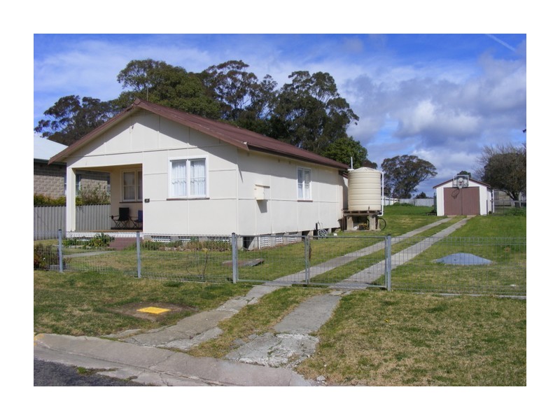 14 Goulburn Street, Marulan NSW 2579