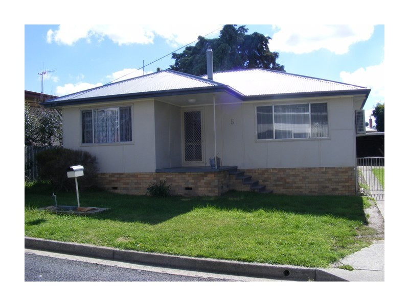 5 Betts Street, Goulburn NSW 2580