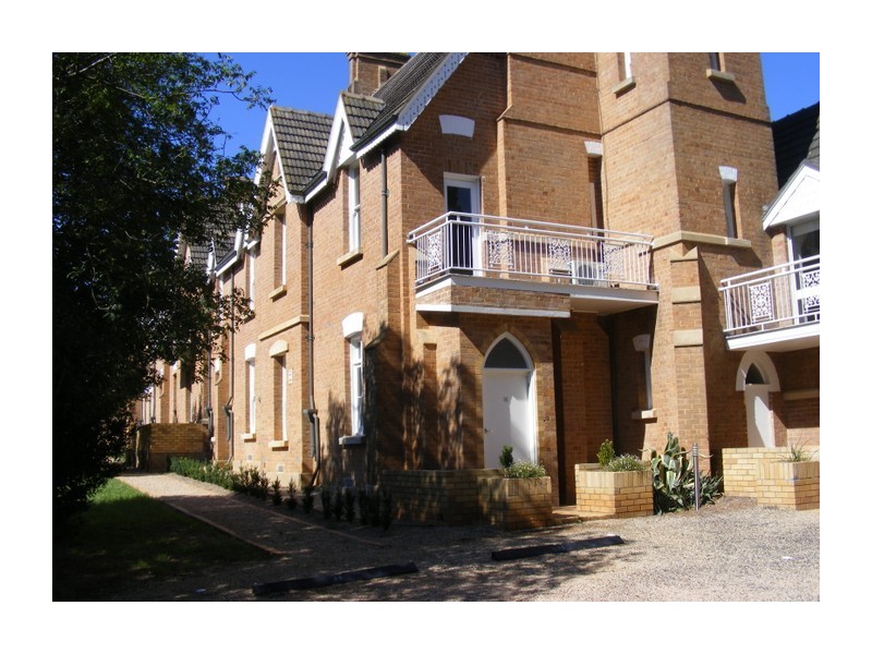 18/8 Ben Street, Goulburn NSW 2580