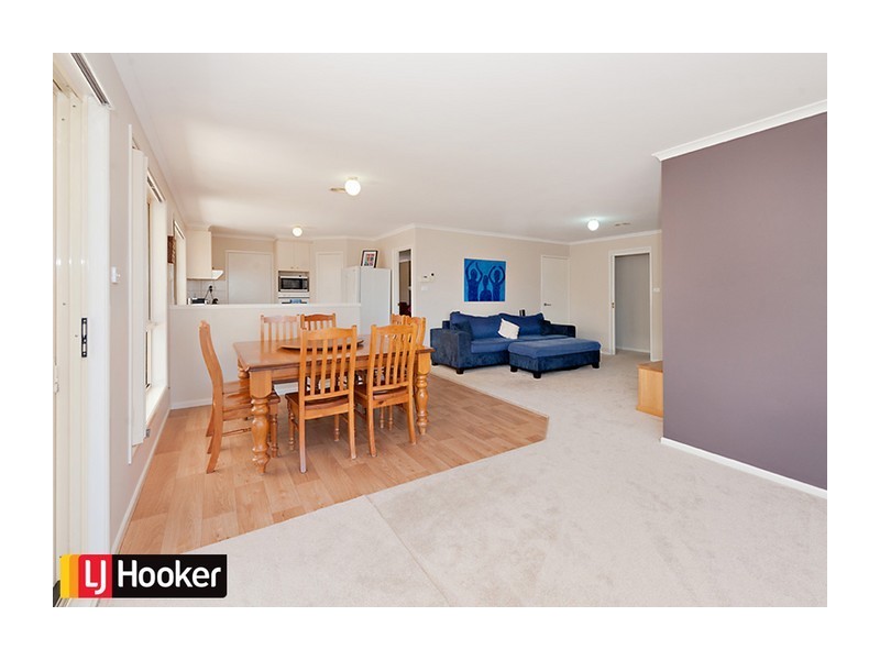 2 Joanna Place, Goulburn NSW 2580