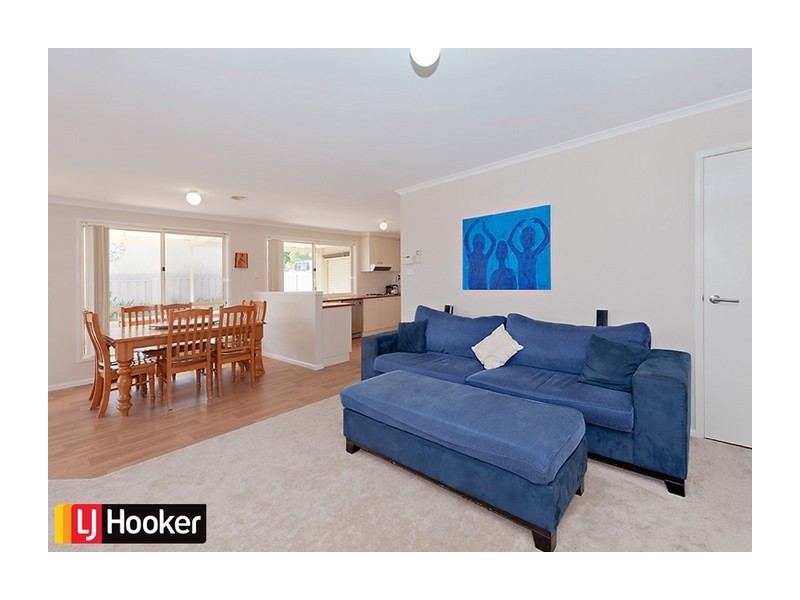 2 Joanna Place, Goulburn NSW 2580