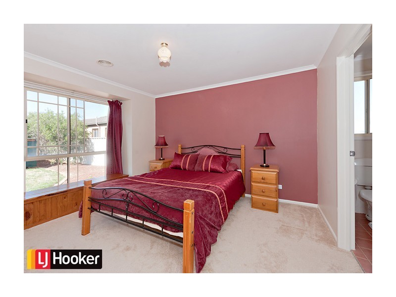 2 Joanna Place, Goulburn NSW 2580