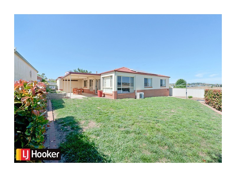 2 Joanna Place, Goulburn NSW 2580
