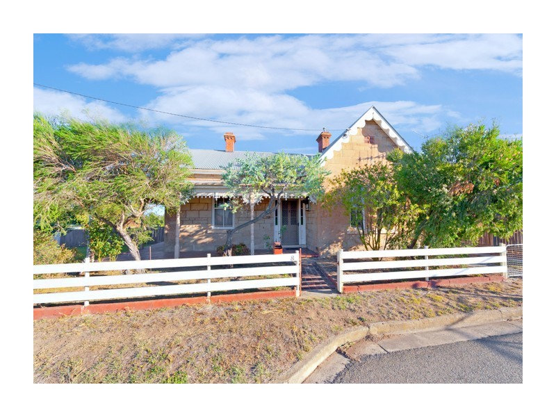 8 Cooma Avenue, Goulburn NSW 2580