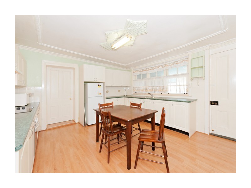 8 Cooma Avenue, Goulburn NSW 2580