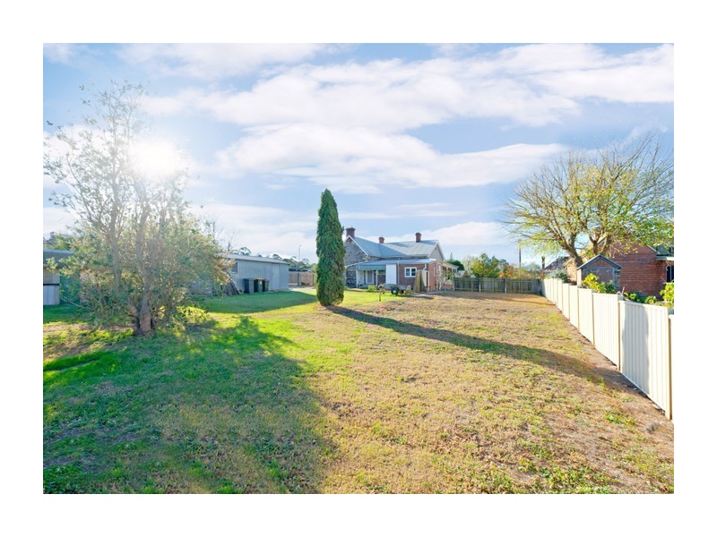 8 Cooma Avenue, Goulburn NSW 2580