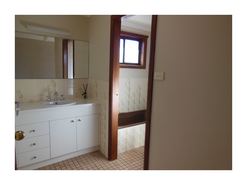 83 Cathcart Street, Goulburn NSW 2580