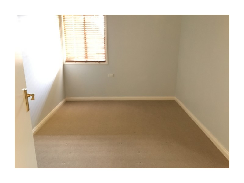12 Grunsell Crescent, Goulburn NSW 2580