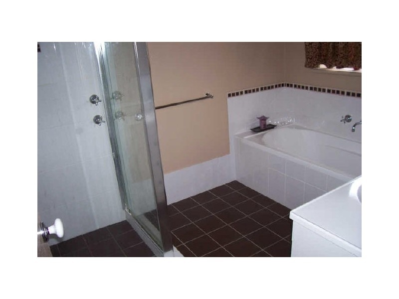10 Holland Street, Goulburn NSW 2580