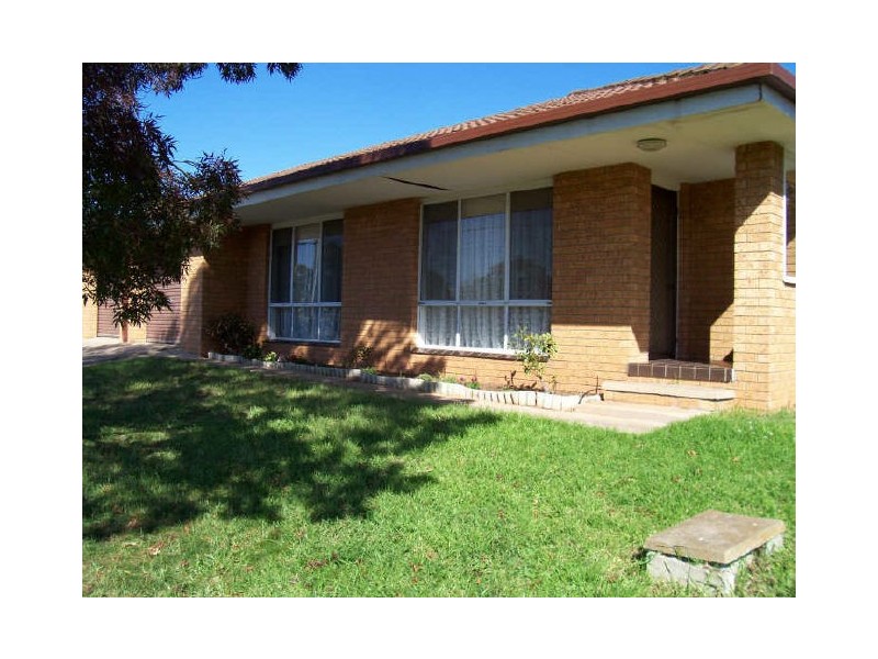 2/2 Garfield Ave, Goulburn NSW 2580