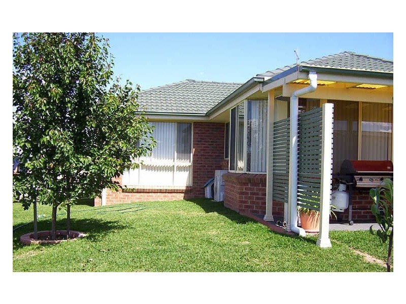 10 Dimitri Street, Goulburn NSW 2580