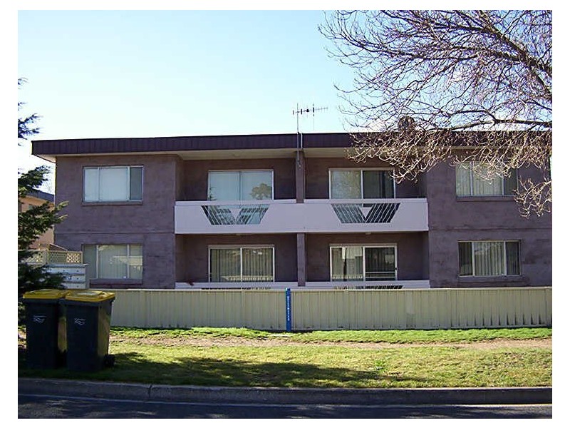 2/4 Albion Street, Goulburn NSW 2580