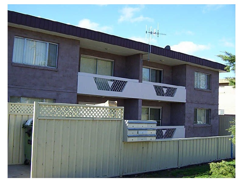 2/4 Albion Street, Goulburn NSW 2580